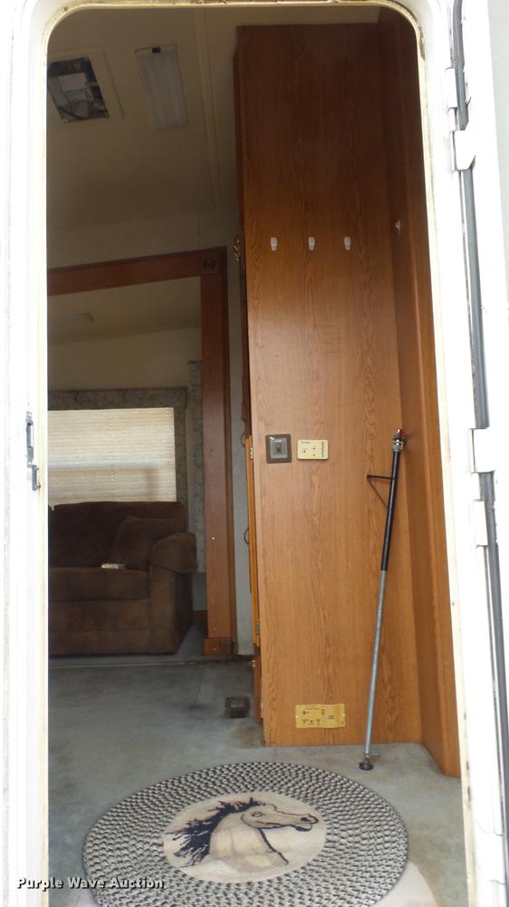 image for item DC0538 1998 Holiday Rambler Aluma-Lite camper