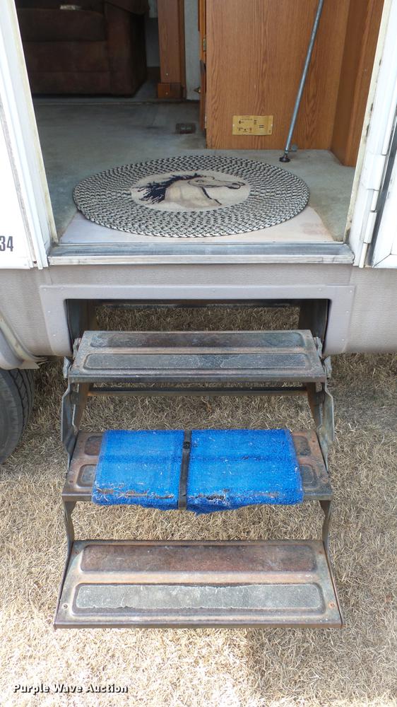 image for item DC0538 1998 Holiday Rambler Aluma-Lite camper