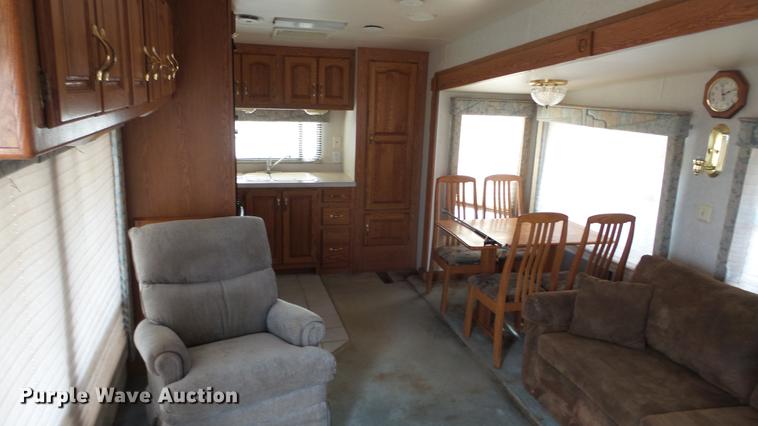 image for item DC0538 1998 Holiday Rambler Aluma-Lite camper