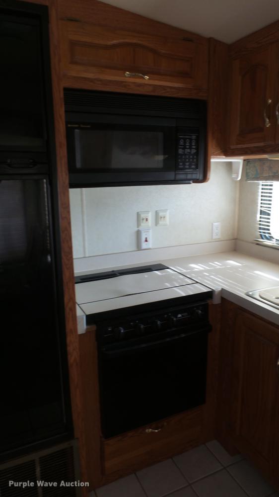 image for item DC0538 1998 Holiday Rambler Aluma-Lite camper