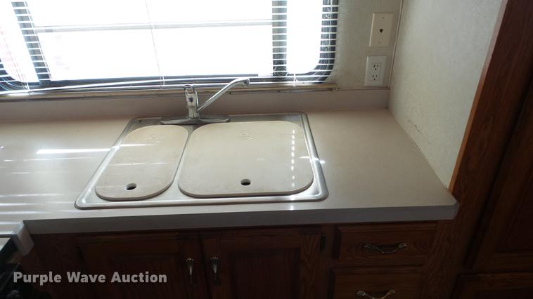 image for item DC0538 1998 Holiday Rambler Aluma-Lite camper