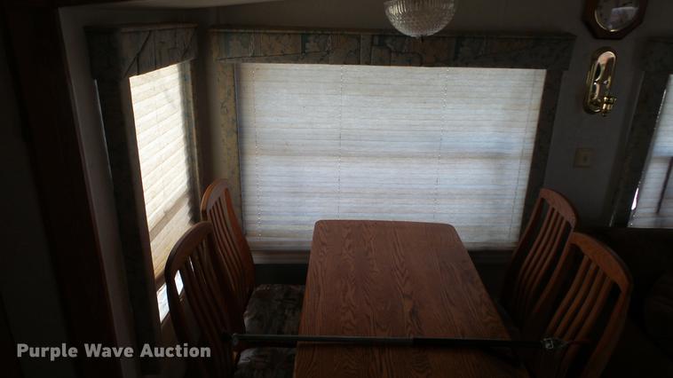 image for item DC0538 1998 Holiday Rambler Aluma-Lite camper