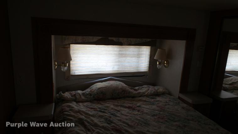 image for item DC0538 1998 Holiday Rambler Aluma-Lite camper