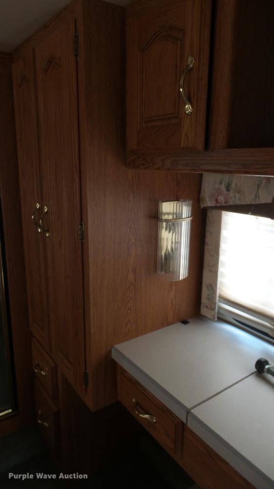 image for item DC0538 1998 Holiday Rambler Aluma-Lite camper