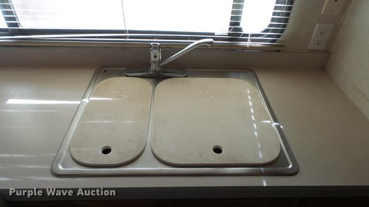 image for item DC0538 1998 Holiday Rambler Aluma-Lite camper