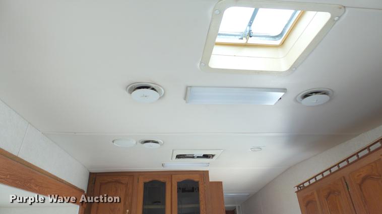 image for item DC0538 1998 Holiday Rambler Aluma-Lite camper