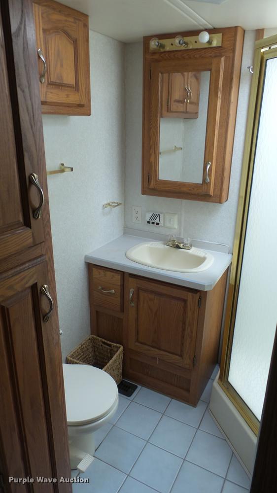 image for item DC0538 1998 Holiday Rambler Aluma-Lite camper