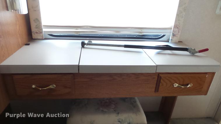 image for item DC0538 1998 Holiday Rambler Aluma-Lite camper