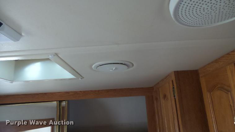 image for item DC0538 1998 Holiday Rambler Aluma-Lite camper