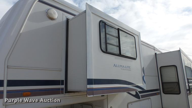 image for item DC0538 1998 Holiday Rambler Aluma-Lite camper