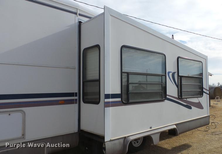 image for item DC0538 1998 Holiday Rambler Aluma-Lite camper