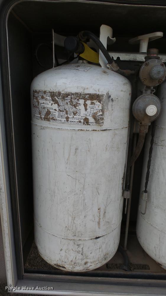 image for item DC0538 1998 Holiday Rambler Aluma-Lite camper