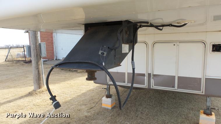 image for item DC0538 1998 Holiday Rambler Aluma-Lite camper