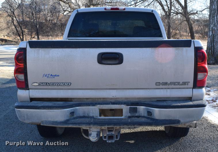 image for item DC3573 2004 Chevrolet Silverado 1500 Z71 Ext. Cab pickup truck