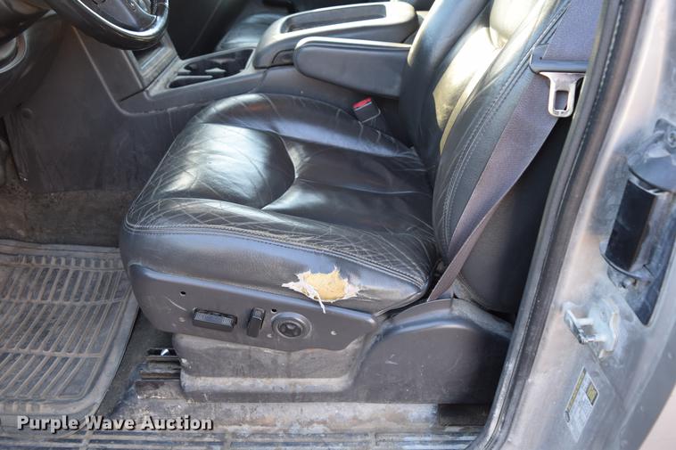 image for item DC3573 2004 Chevrolet Silverado 1500 Z71 Ext. Cab pickup truck