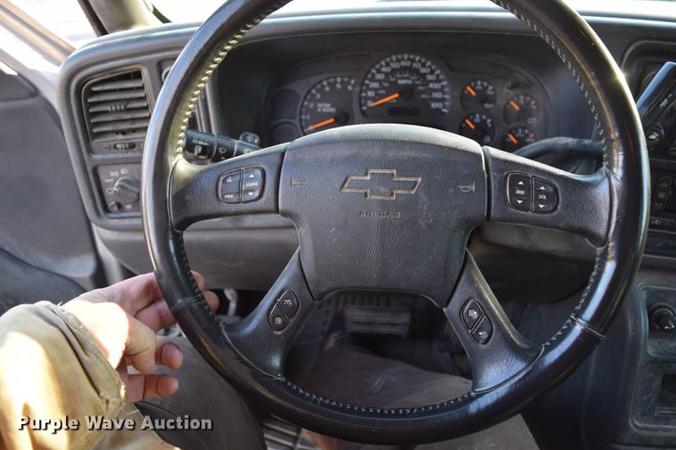 image for item DC3573 2004 Chevrolet Silverado 1500 Z71 Ext. Cab pickup truck