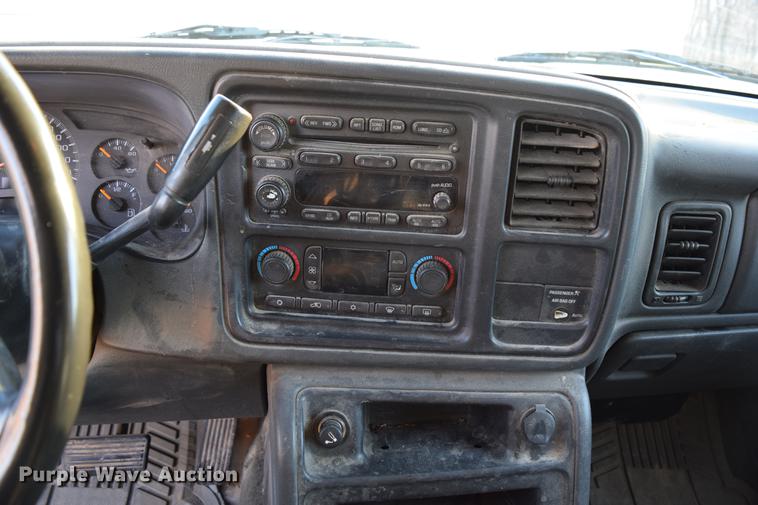 image for item DC3573 2004 Chevrolet Silverado 1500 Z71 Ext. Cab pickup truck