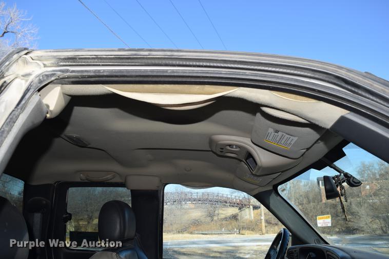 image for item DC3573 2004 Chevrolet Silverado 1500 Z71 Ext. Cab pickup truck