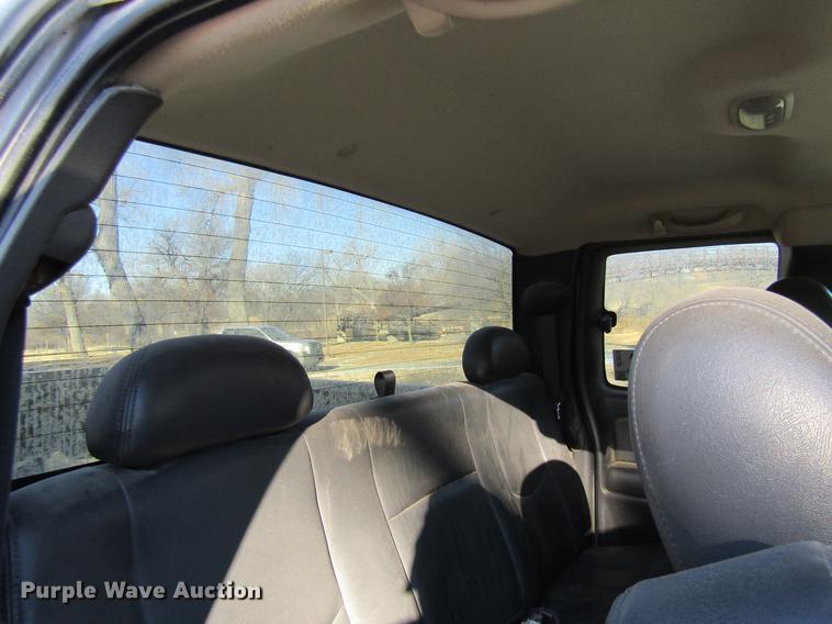 image for item DC3573 2004 Chevrolet Silverado 1500 Z71 Ext. Cab pickup truck