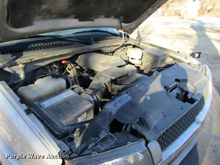 image for item DC3573 2004 Chevrolet Silverado 1500 Z71 Ext. Cab pickup truck