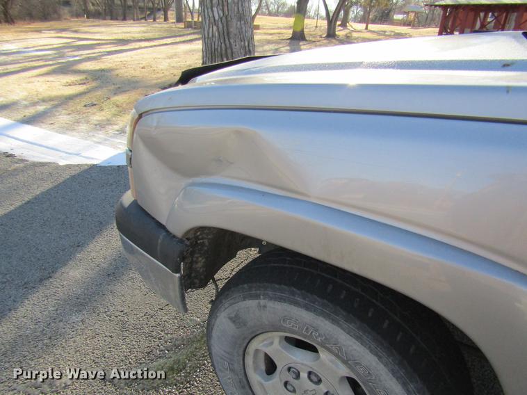 image for item DC3573 2004 Chevrolet Silverado 1500 Z71 Ext. Cab pickup truck