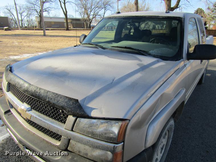 image for item DC3573 2004 Chevrolet Silverado 1500 Z71 Ext. Cab pickup truck