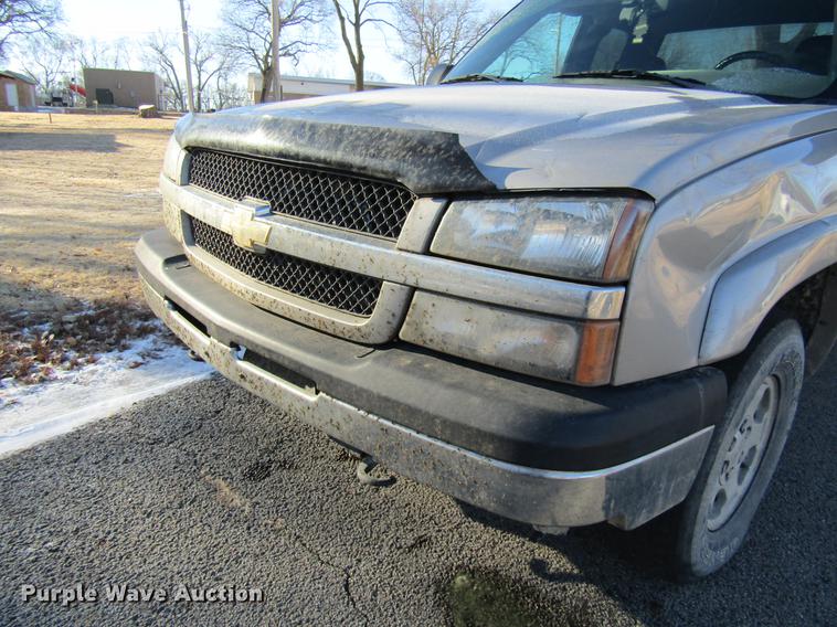 image for item DC3573 2004 Chevrolet Silverado 1500 Z71 Ext. Cab pickup truck