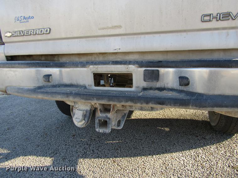 image for item DC3573 2004 Chevrolet Silverado 1500 Z71 Ext. Cab pickup truck