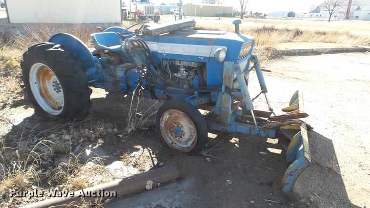 image for item DC5693 Ford 3000 tractor