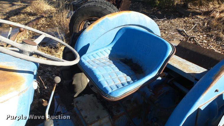 image for item DC5693 Ford 3000 tractor