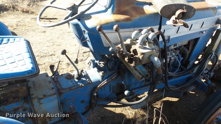 image for item DC5693 Ford 3000 tractor