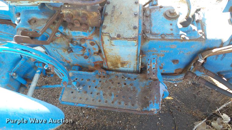 image for item DC5693 Ford 3000 tractor
