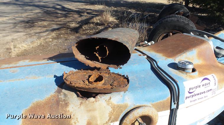 image for item DC5693 Ford 3000 tractor