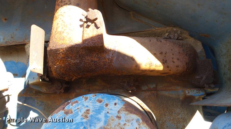 image for item DC5693 Ford 3000 tractor