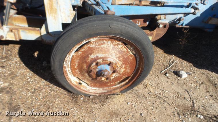 image for item DC5693 Ford 3000 tractor