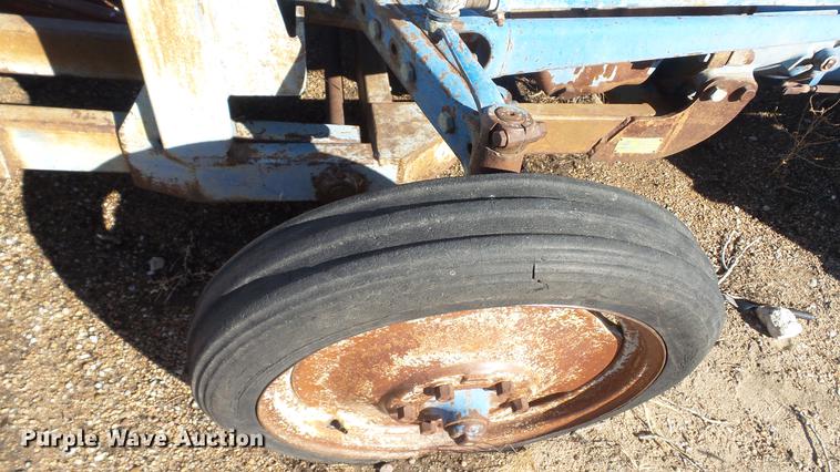 image for item DC5693 Ford 3000 tractor