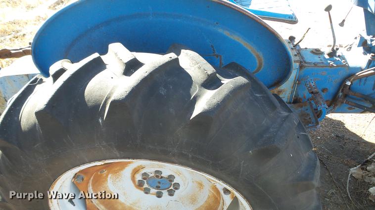 image for item DC5693 Ford 3000 tractor