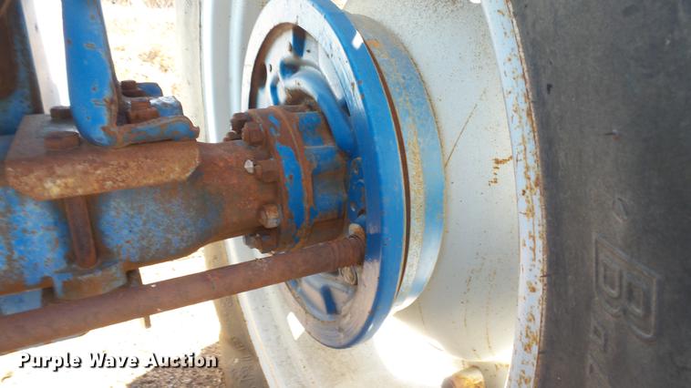 image for item DC5693 Ford 3000 tractor