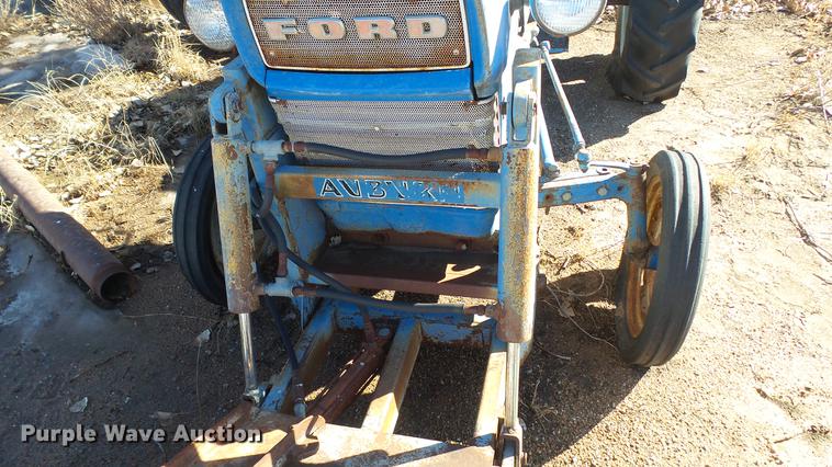 image for item DC5693 Ford 3000 tractor