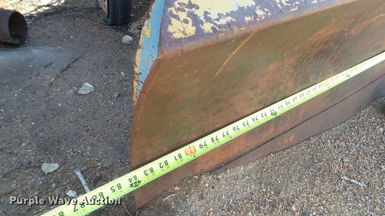 image for item DC5693 Ford 3000 tractor