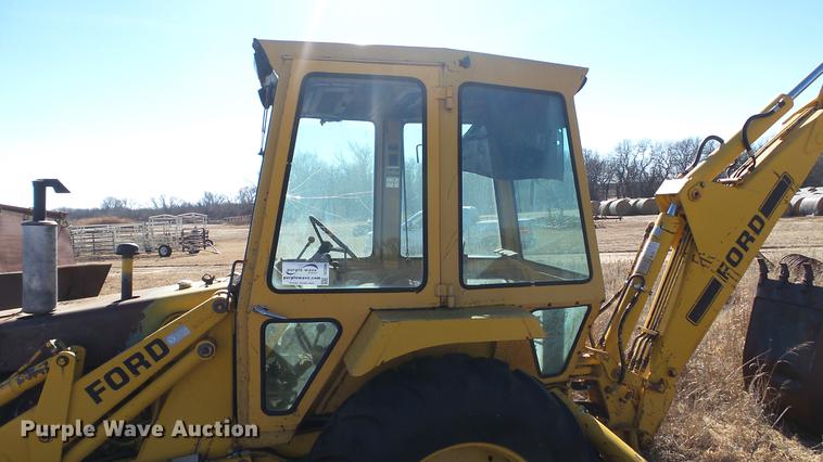 image for item DC5696 Ford 555 backhoe