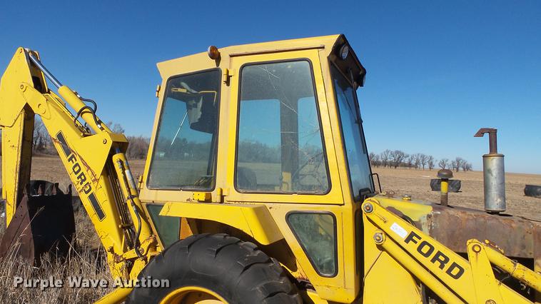 image for item DC5696 Ford 555 backhoe