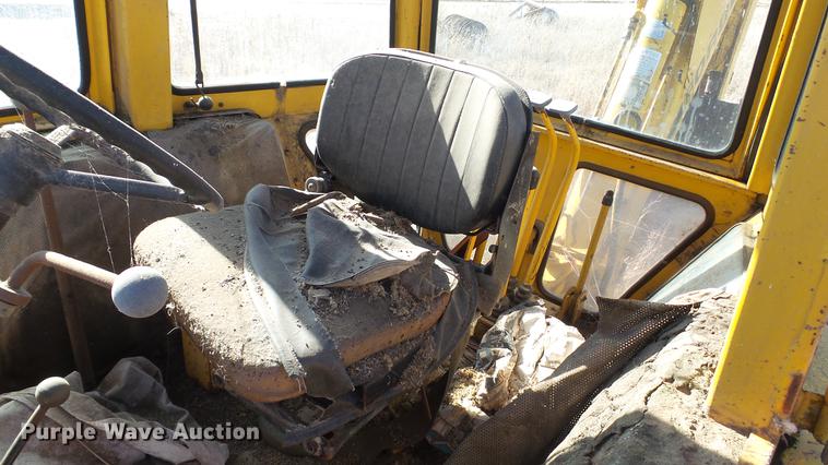 image for item DC5696 Ford 555 backhoe