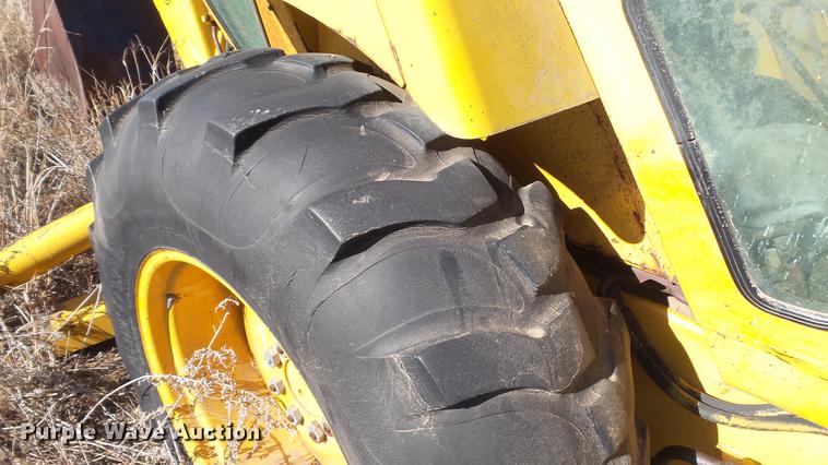 image for item DC5696 Ford 555 backhoe