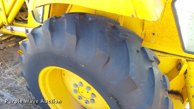 image for item DC5696 Ford 555 backhoe