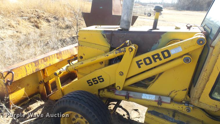 image for item DC5696 Ford 555 backhoe
