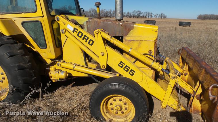 image for item DC5696 Ford 555 backhoe