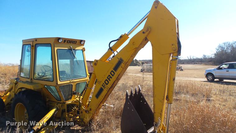 image for item DC5696 Ford 555 backhoe
