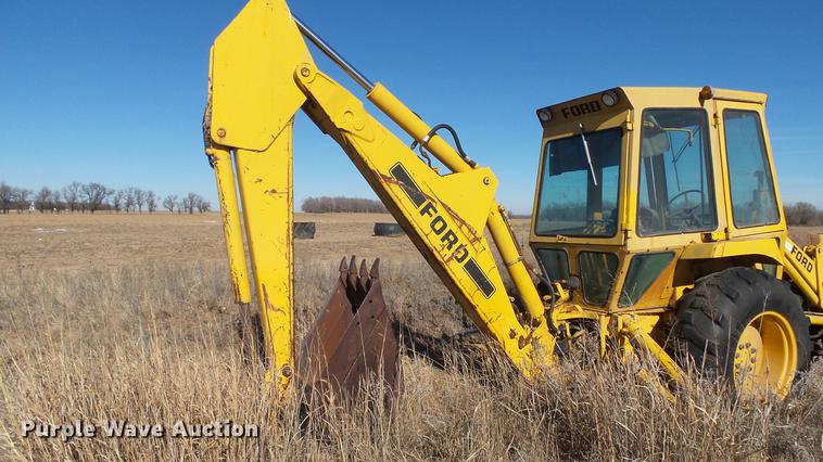 image for item DC5696 Ford 555 backhoe