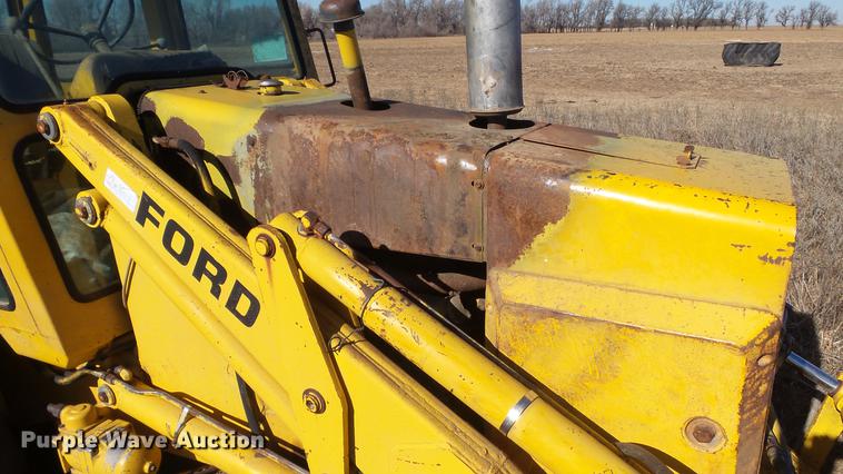 image for item DC5696 Ford 555 backhoe